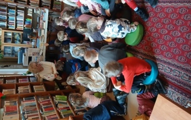 Spotkanie z dziećmi z Przedszkola nr 8 w Filii nr 1 3