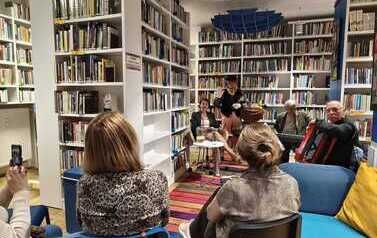 Spotkanie autorskie z Magdaleną Ćwiklińską-Deryng w Oddziale dla dorosłych Biblioteki Gł&oacute;wnej 4