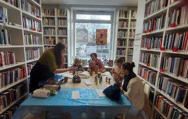 Warsztaty z sadzenia roślin w Bibliotece Gł&oacute;wnej 1