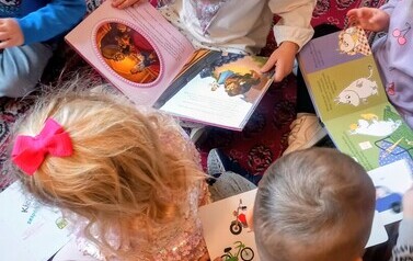 "Świat magii, czar&oacute;w i baśni H.Ch.Andersena" w Filii nr 1 4