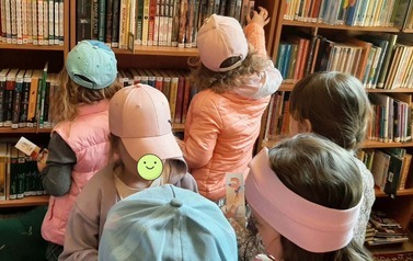 "Kim jest autor, ilustrator i bohater książki" - lekcja biblioteczna w Filii nr 1 1