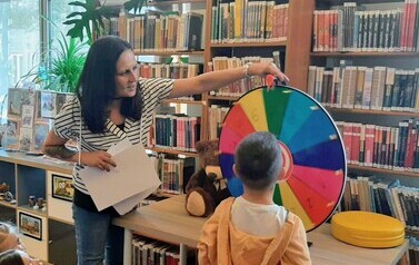 "Kim jest autor, ilustrator i bohater książki" - lekcja biblioteczna w Filii nr 1 3