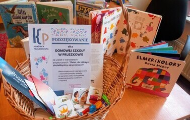 "Świat, do kt&oacute;rego chcielibyśmy się przenieść" - warsztaty artystyczne w Filii nr 1 1