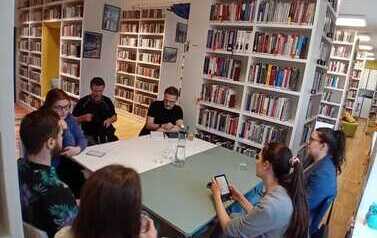 Dyskusyjny Klub Książki w Bibliotece Gł&oacute;wnej 1