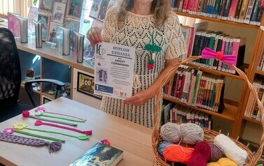 "Szydełkowe wariacje w bibliotece" - warsztaty międzypokoleniowe w Filii nr 1 21