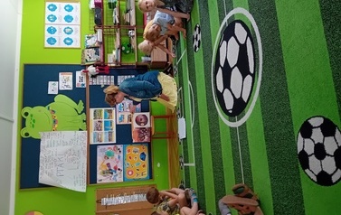 Wizyta Oddziału dziecięcego Biblioteki Gł&oacute;wnej w przedszkolu nr 6 2