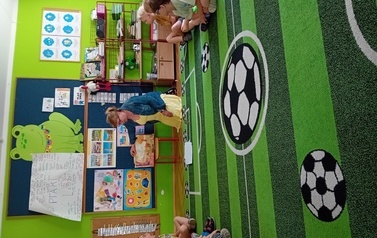 Wizyta Oddziału dziecięcego Biblioteki Gł&oacute;wnej w przedszkolu nr 6 3