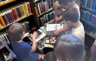 "Spotkanie z tw&oacute;rczością Jana Brzechwy" - lekcja biblioteczna w Filii nr 1 2