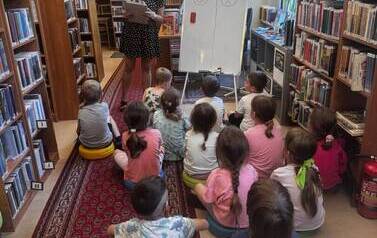 "Spotkanie z tw&oacute;rczością Jana Brzechwy" - lekcja biblioteczna w Filii nr 1 9