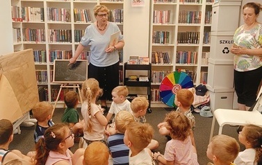 "Kot w butach" i kocie uszka w Oddziale dziecięcym Biblioteki Gł&oacute;wnej 3