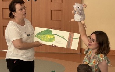 Wizyta bibliotekarek z Filii nr 6 w żłobku przy ul. Antka 7
