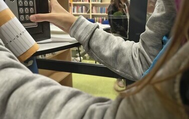 Cyfry i liczby &ndash; odkrywamy świat matematyki z Lokomotywą! relacja z warsztat&oacute;w Projektu Biblioteka- Portal Odkrywc&oacute;w. &bdquo;Biblioteka &ndash; Portal Odkrywc&oacute;w. Poznajemy świat przez doświadczenie&rdquo; 1