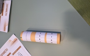 Cyfry i liczby &ndash; odkrywamy świat matematyki z Lokomotywą! relacja z warsztat&oacute;w Projektu Biblioteka- Portal Odkrywc&oacute;w. &bdquo;Biblioteka &ndash; Portal Odkrywc&oacute;w. Poznajemy świat przez doświadczenie&rdquo; 8