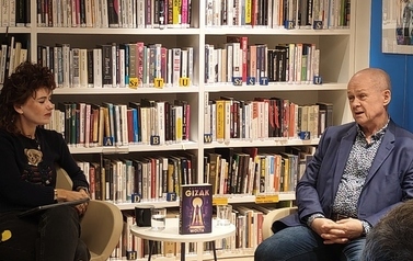 Spotkanie autorskie z Dariuszem Gizakiem w Oddziale dla dorosłych (Biblioteka Gł&oacute;wna)! 8