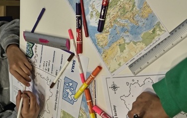 &bdquo;Skala i mapa &ndash; matematyczna podr&oacute;ż z Hobbitem&rdquo; relacja z warsztat&oacute;w Projektu Biblioteka- Portal Odkrywc&oacute;w. &bdquo;Biblioteka &ndash; Portal Odkrywc&oacute;w. Poznajemy świat przez doświadczenie&rdquo; 7
