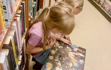 "Książki, kt&oacute;re bawią" - lekcja biblioteczna w Filii nr 1 4