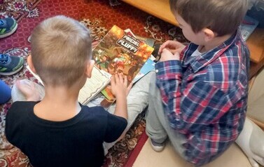 "Książki, kt&oacute;re bawią" - lekcja biblioteczna w Filii nr 1 5