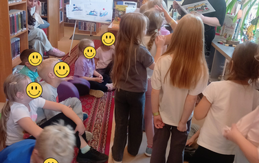 "Książki, kt&oacute;re bawią" - lekcja biblioteczna w Filii nr 1 9