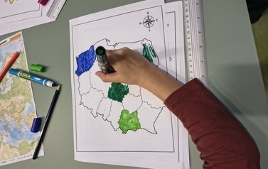 &bdquo;Skala i mapa &ndash; matematyczna podr&oacute;ż z Hobbitem&rdquo; relacja z warsztat&oacute;w Projektu Biblioteka- Portal Odkrywc&oacute;w. &bdquo;Biblioteka &ndash; Portal Odkrywc&oacute;w. Poznajemy świat przez doświadczenie&rdquo; 9