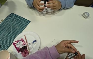 Magnes i pole magnetyczne &ndash; naukowa przygoda z Nelą na kole podbiegunowym! 13