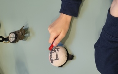 Magnes i pole magnetyczne &ndash; naukowa przygoda z Nelą na kole podbiegunowym! 32