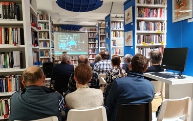 Spotkanie autorskie z Katarzyną Wyszomierską w Bibliotece Głownej - Oddziale dla Młodzieży i Dorosłych 13