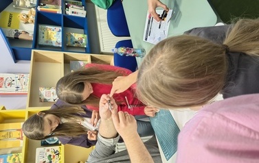 Magnes i pole magnetyczne &ndash; naukowa przygoda z Nelą na kole podbiegunowym! 14