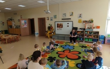 Lekcja biblioteczna w Przedszkolu nr 13 2