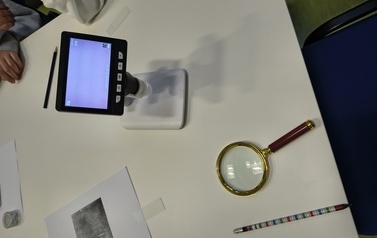 "Odciski palc&oacute;w i kryminalistyka" &ndash; detektywistyczna przygoda z Detektywem Pozytywką!  relacja z warsztat&oacute;w Projektu Biblioteka- Portal Odkrywc&oacute;w. &bdquo;Biblioteka &ndash; Portal Odkrywc&oacute;w. Poznajemy świat przez 21