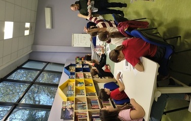 "Odciski palc&oacute;w i kryminalistyka" &ndash; detektywistyczna przygoda z Detektywem Pozytywką!  relacja z warsztat&oacute;w Projektu Biblioteka- Portal Odkrywc&oacute;w. &bdquo;Biblioteka &ndash; Portal Odkrywc&oacute;w. Poznajemy świat przez 24