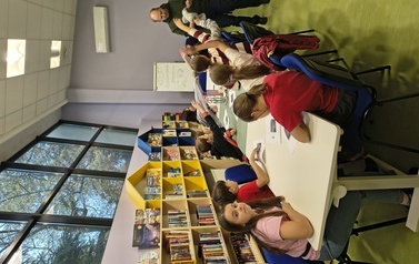 "Odciski palc&oacute;w i kryminalistyka" &ndash; detektywistyczna przygoda z Detektywem Pozytywką!  relacja z warsztat&oacute;w Projektu Biblioteka- Portal Odkrywc&oacute;w. &bdquo;Biblioteka &ndash; Portal Odkrywc&oacute;w. Poznajemy świat przez 27