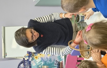 Pan Truskawa w Filii 4 &ndash; spotkanie pełne truskawkowych odkryć!- spotkanie autorskie z Panią Kingą Biernacką 31