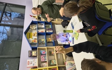 Światło i cień &ndash;  Teatr cieni. Magiczna przygoda z Piotrusiem Panem! Relacja z warsztat&oacute;w Projektu Biblioteka - Portal Odkrywc&oacute;w. &bdquo;Biblioteka &ndash; Portal Odkrywc&oacute;w. Poznajemy świat przez doświadczenie&rdquo; 46