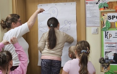 Spotkanie autorskie z Marią Mazińską w Szkole Podstawowej nr 4 3