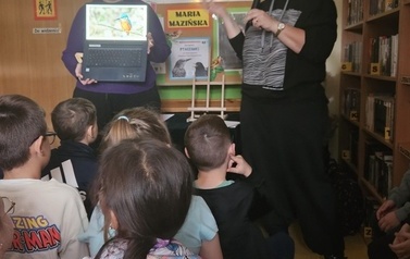 Spotkanie autorskie z Marią Mazińską w Szkole Podstawowej nr 4 5