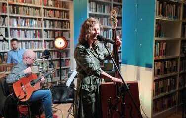 KONCERT &ldquo;CISZA, DŹWIĘKI I INNE PIOSENKI&rdquo; - SYLWIA BIERNAT w Oddziale dla Dorosłych i Młodzieży (Biblioteka Gł&oacute;wna)  16