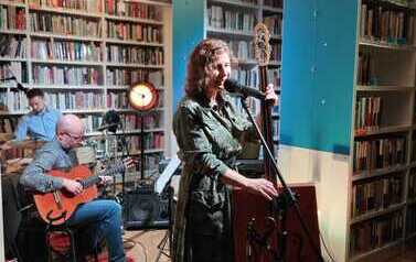 KONCERT &ldquo;CISZA, DŹWIĘKI I INNE PIOSENKI&rdquo; - SYLWIA BIERNAT w Oddziale dla Dorosłych i Młodzieży (Biblioteka Gł&oacute;wna)  19
