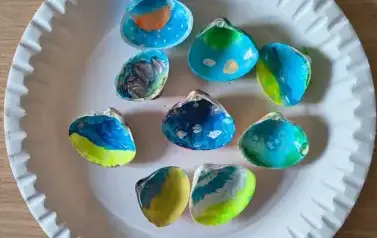 &bdquo;Wakacyjny wspomnień czar&rdquo; - warsztaty malowania muszelek 8