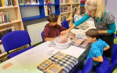 Warsztaty wytwarzania papieru czerpanego 1