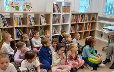 Warsztaty czytelniczo - plastyczne na podstawie książki z serii &bdquo;Kolorowy potw&oacute;r&rdquo;. 9