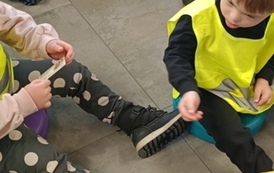 Wizyta przedszkolak&oacute;w z Terapeutycznego Punktu Przedszkolnego "Puzzelek" 8