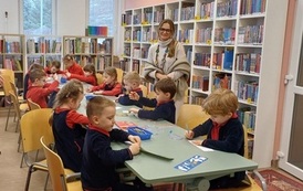 Spotkanie z baśnią i Dzień Zakładki w Filii nr 7 2