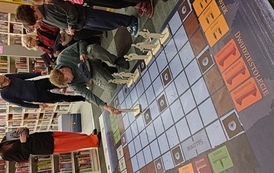 Rozgrywki gry wielkoformatowej z Ałbeną Grabowską w Filii nr 6 3