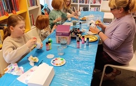 Wielkanocne spotkanie w oddziale dla dzieci Biblioteki Gł&oacute;wnej 3