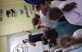 Lekcja biblioteczna ze Strażą Pożarną w Oddziale dla dorosłych Biblioteki Gł&oacute;wnej 1