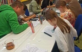 &bdquo;Mandale pełne barw &ndash; odnajdź spok&oacute;j w kolorze&rdquo; w Filii 4 4