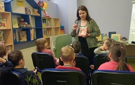 Mały czytelnik w wielkim świecie książek - lekcja biblioteczna dla dzieci z Przedszkola nr 10 w Pruszkowie 6