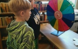 "Zgadnij z jakiej to bajki" - lekcja biblioteczna w Filii nr 1 6