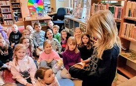 "Zgadnij z jakiej to bajki" - lekcja biblioteczna w Filii nr 1 9