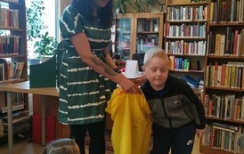 "Zgadnij z jakiej to bajki" - lekcja biblioteczna w Filii nr 1 12